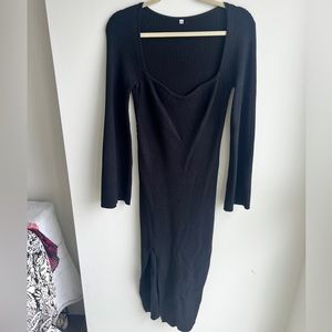 Black midi sweater dress - size m